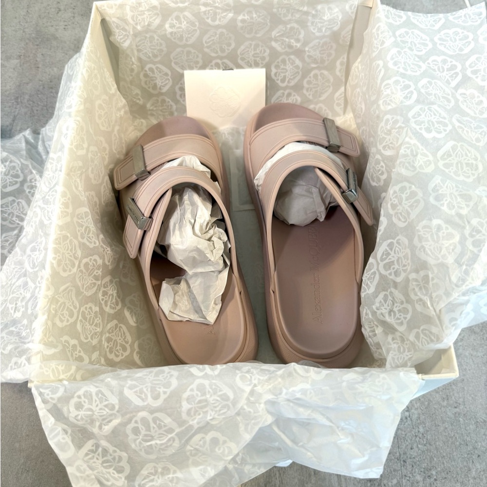 New authentic Alexander McQueen Stylish Women's Sandals in lavender color.